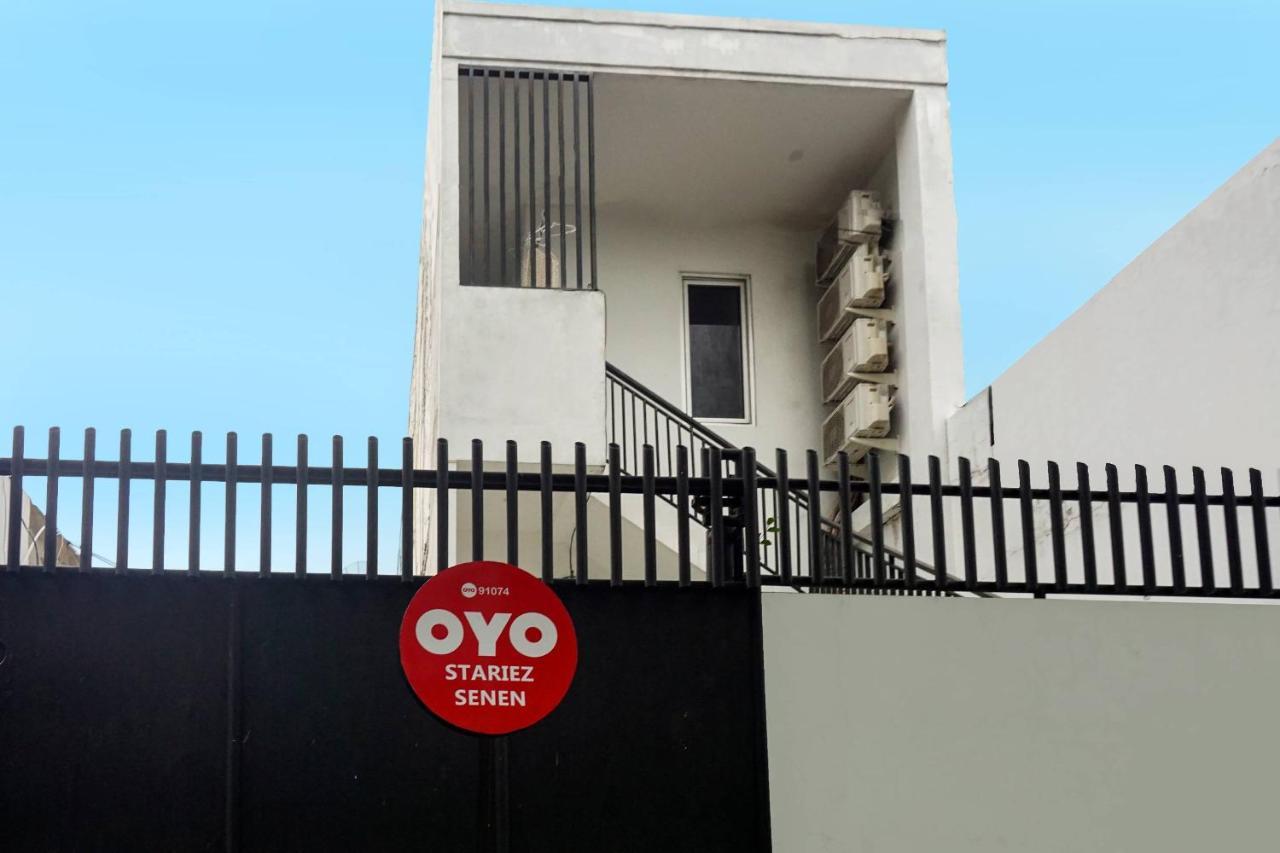 Super Oyo 91074 Stariez Senen Syariah Hotel Jakarta Exterior photo
