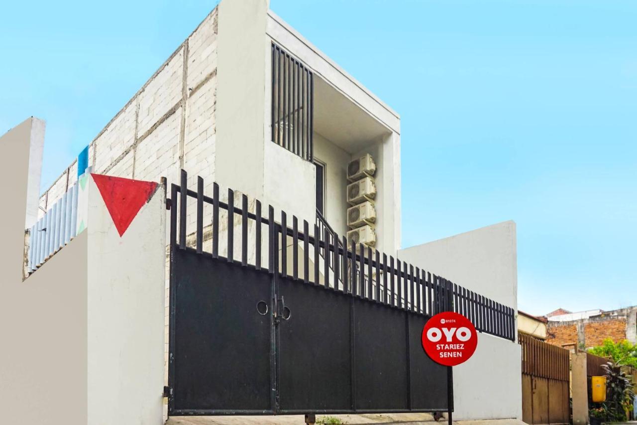Super Oyo 91074 Stariez Senen Syariah Hotel Jakarta Exterior photo